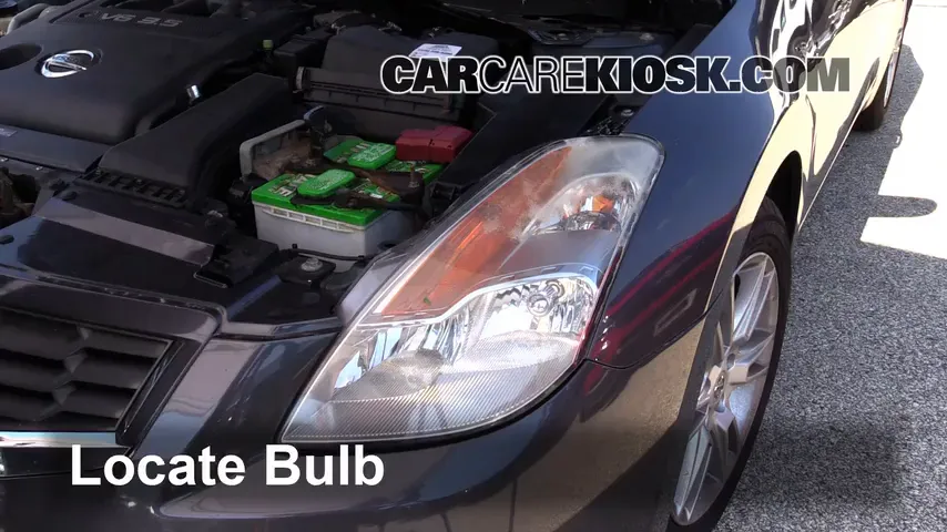2008 Nissan Altima SE 3.5L V6 Coupe (2 Door) Lights Turn Signal - Front (replace bulb)